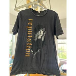 Taylor Swift Reputation Tour Shirt purchased in Tampa, FL sz Large